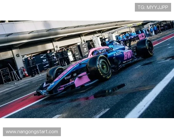 梅赛德斯F1赛季最新动态解析车队策略与车手表现变化