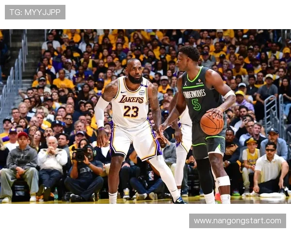 湖人新赛季连胜纪录刷新 球星表现引发全联盟热议