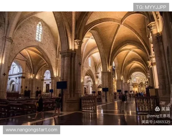 瓦伦西亚俱乐部的辉煌历史与未来发展展望分析